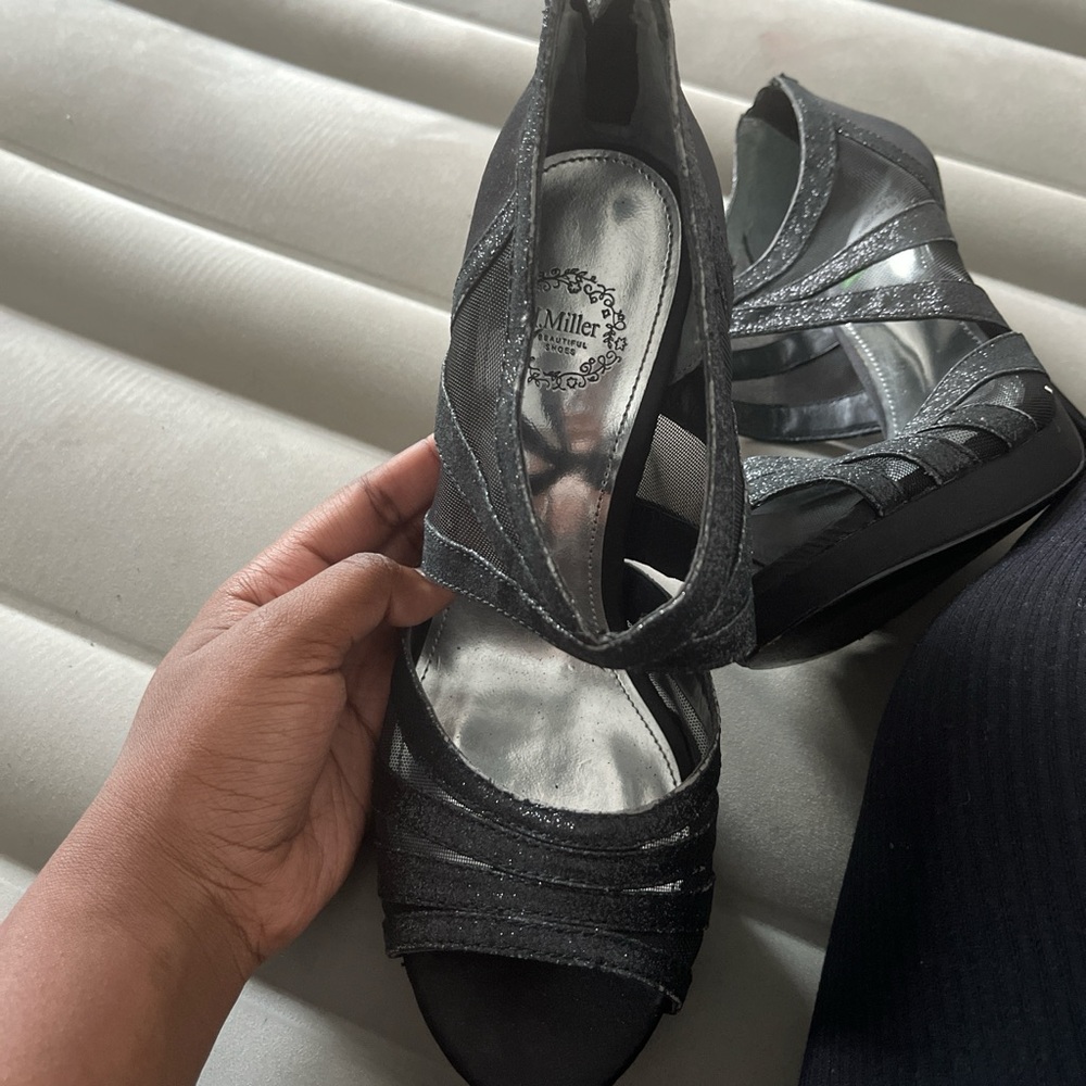Vera Wang Black Stiletto Heels with Mary Jane Strap - Picture 2 of 3